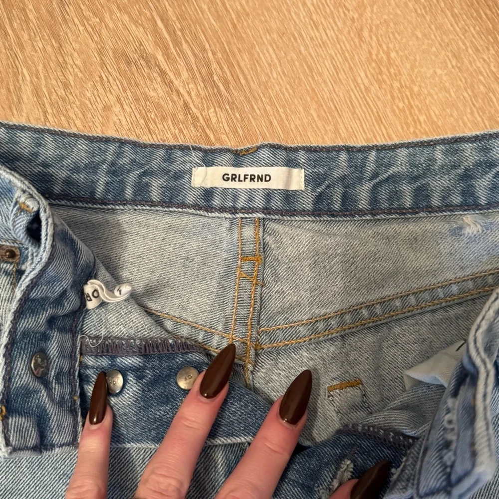 GRLFRND Helena Jean Shorts - Picture 3 of 6